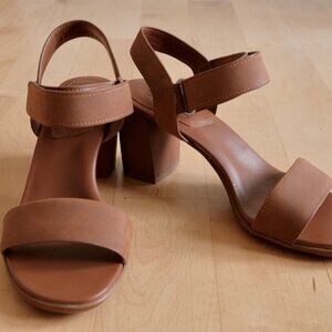 Like New! Naturalizer Gen N Block Heel Sandal - Women's 8.5M US / 38.5 EU